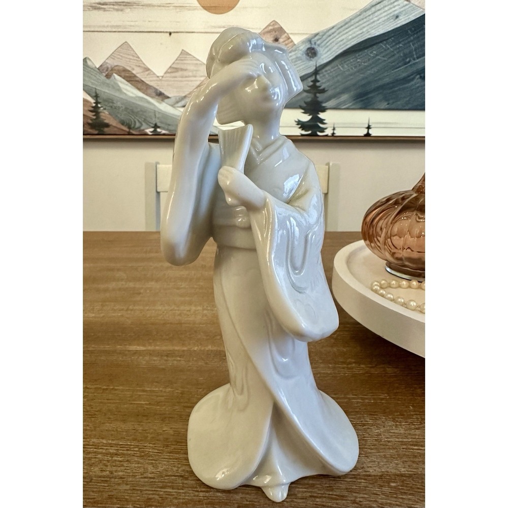 Vintage 1970's HOMCO White Porcelain Geisha Girl #1443 EXCELLENT condition 7.5"